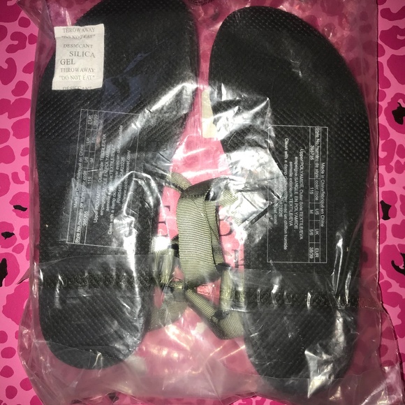 Victoria’s Secret Army Green Mother’s Day Bundle - Picture 6 of 6